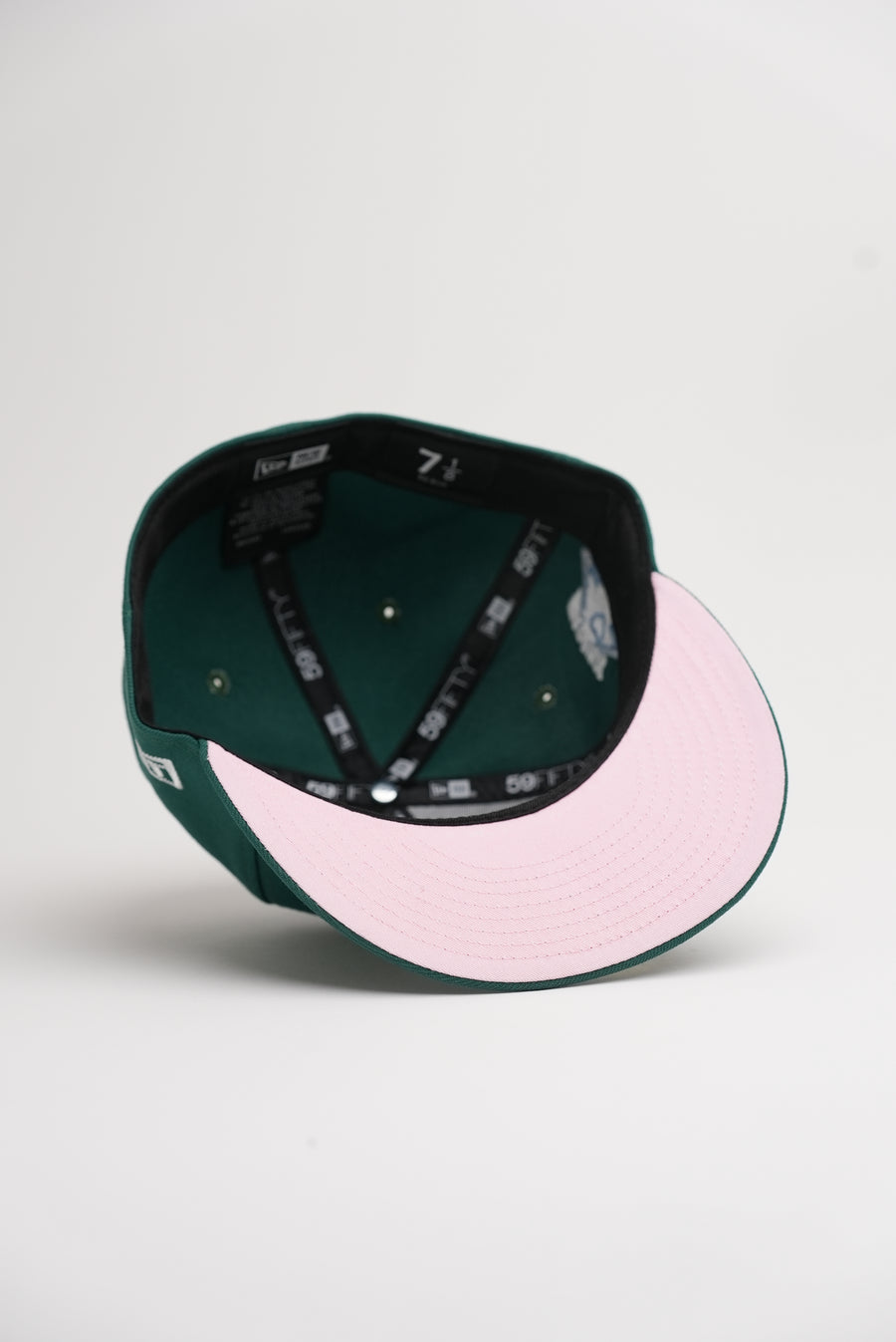 Limited Pineneedle Green / Pink 1LoveIE New Era 59FIFTY Fitted Cap