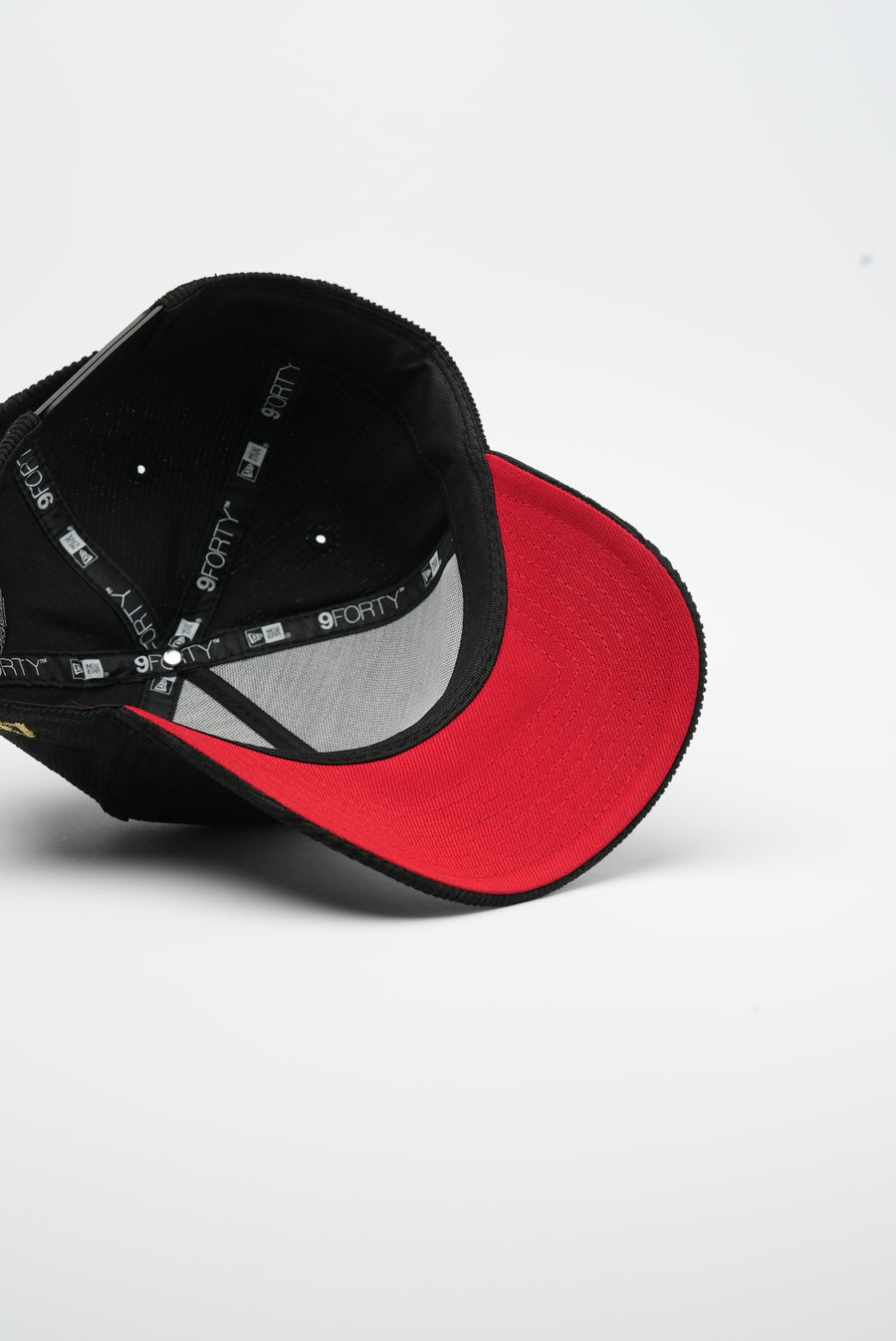 New Era 9Forty A Frame 1LoveIE Snapback (Black / White / Red Corduroy )